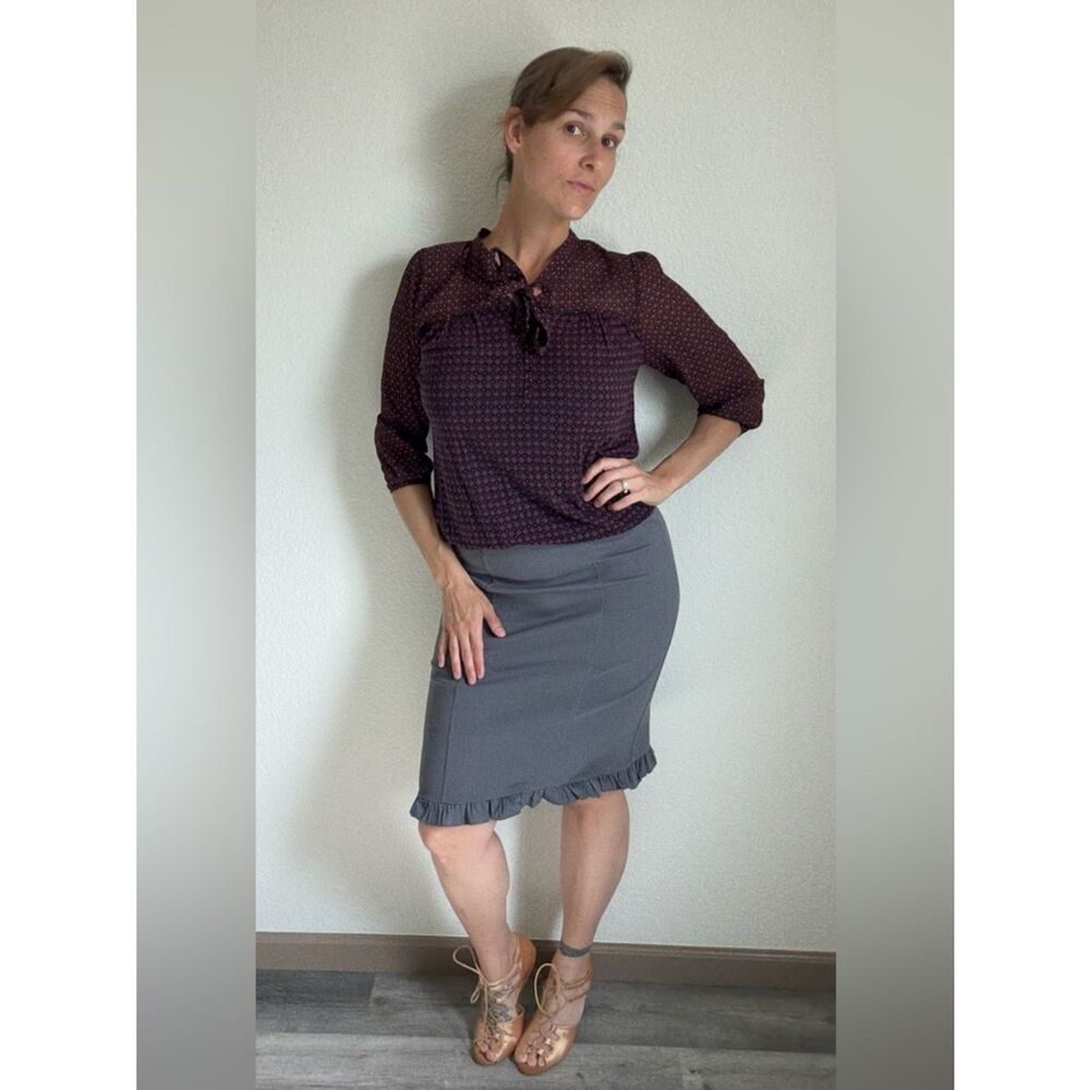 GEEL Studio Skirt Ruffle Pencil Large Gray Gloom Minimalist Preppy